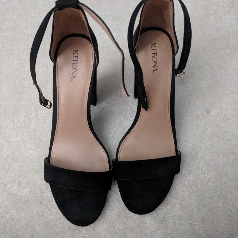 BLOCK HEELS